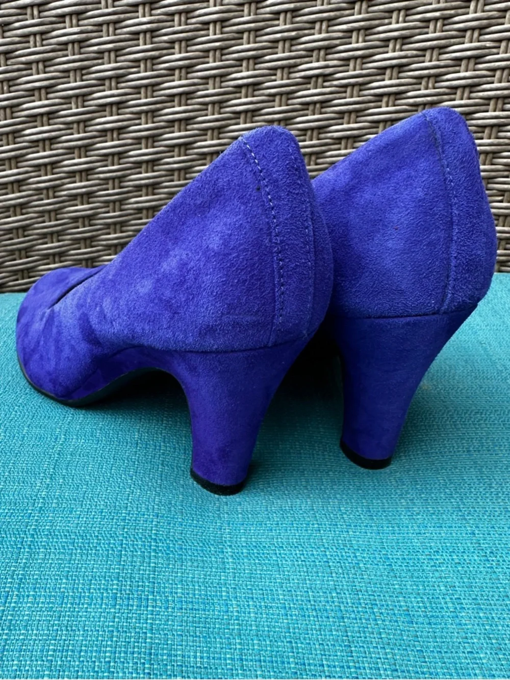 AEROSOLES bold royal
